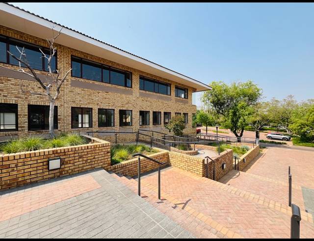367M² OFFICE TO LET IN VORNA VALLEY